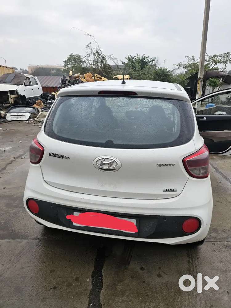 Hyundai Grand I10 2017 Diesel 90000 Km Driven
