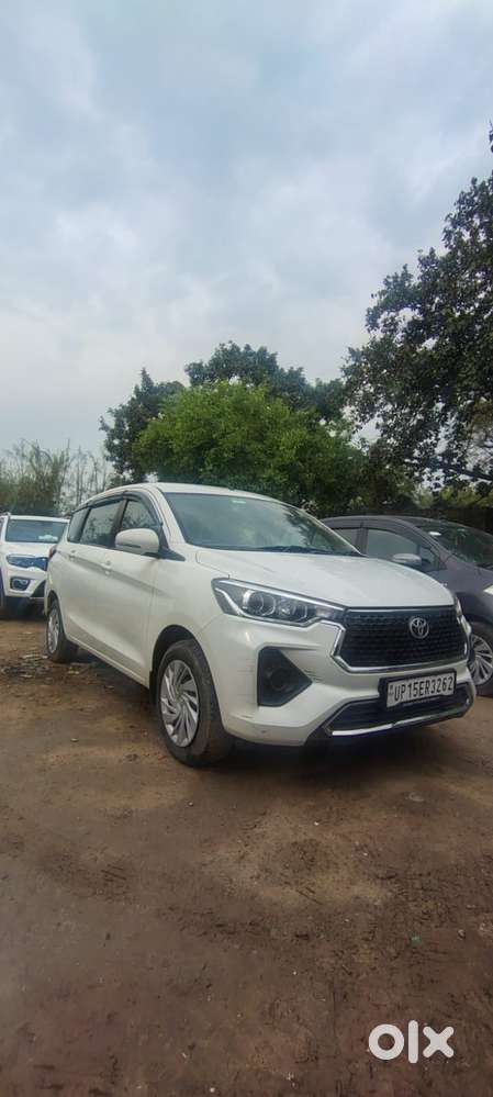 Toyota Rumion S Cng Manual Dual Tone, 2025, Cng & Hybrids