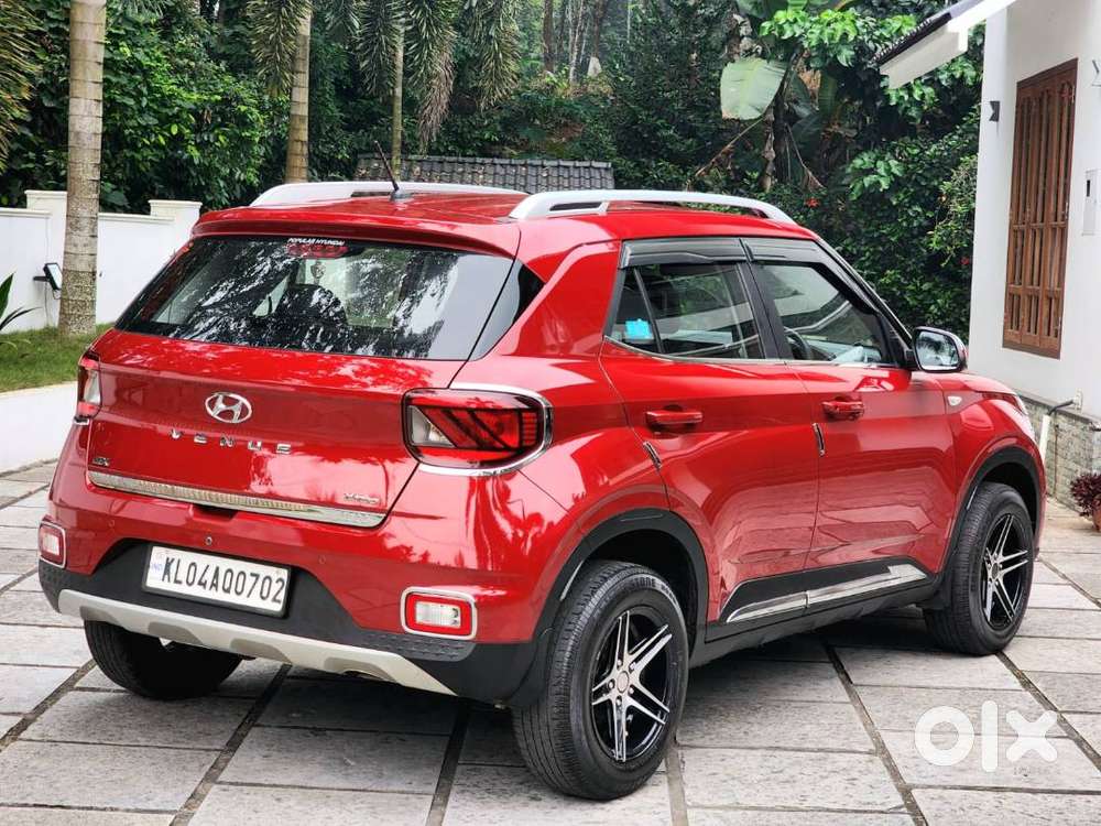 Hyundai Venue 2020 Petrol Well Maintained
