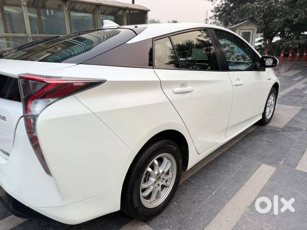 Toyota Prius Z8, 2017, Petrol