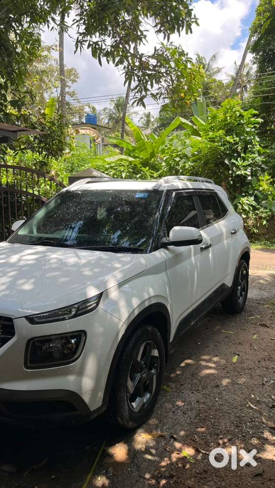Urgent Sale Hyundai Venue Petrol Manual 2020