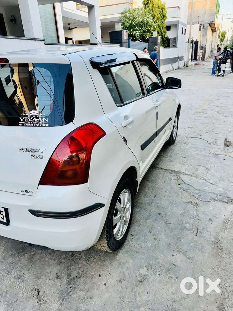 Maruti Suzuki Swift 2018 Zxi Plus, 2011, Petrol