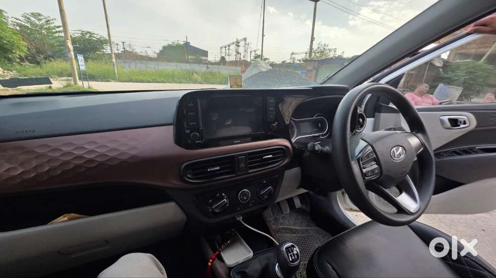 Hyundai Aura Cng 2022