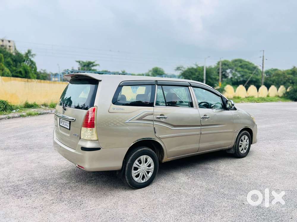 Toyota Innova 2.5 Gx 8 Str Bs-iii, 2011, Diesel