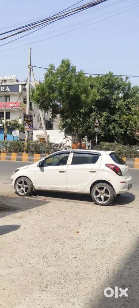 I20 Asta With Sunroof
