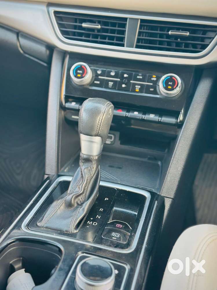 Mahindra Xuv700 2.0 Ax 7 Petrol At Luxury Pack Str, 2023, Petrol