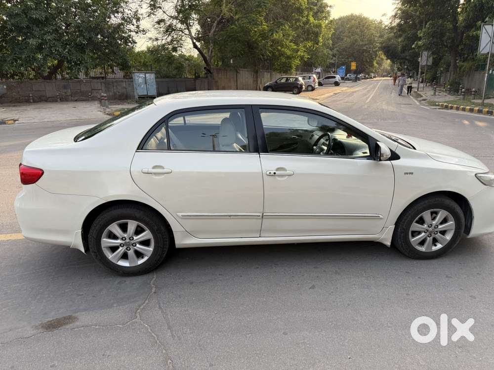 Toyota Corolla Altis [2011-2014] 1.8 Vl At, 2013, Petrol