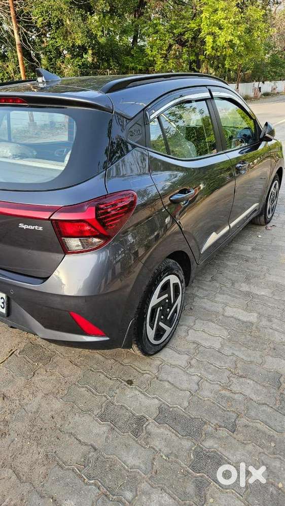Hyundai Grand I10 Nios Petrol Sportz 2025 April 1 Owner 4000 Driven