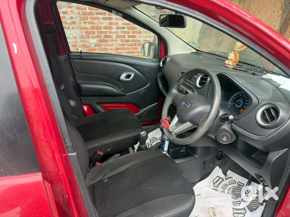 2019 Datsun Redigo 32000 Km Front Glass Is Crack