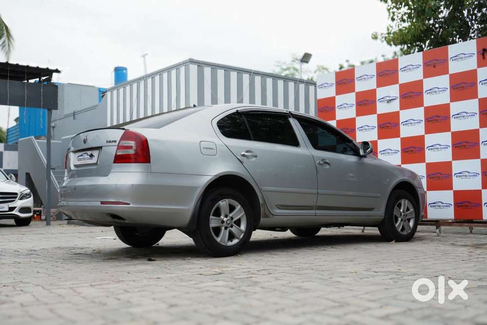 Skoda Laura Ambiente 2.0 Tdi Cr Manual, 2012, Diesel