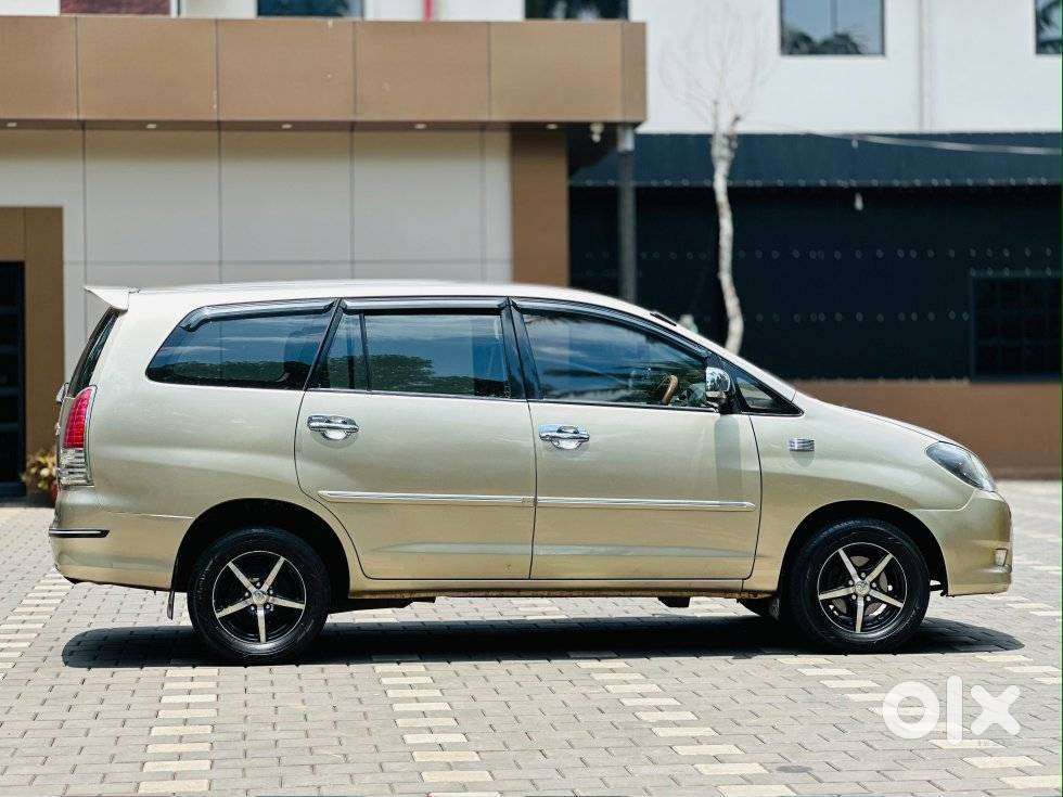 Toyota Innova 2.5 V 7 Str, 2010, Diesel