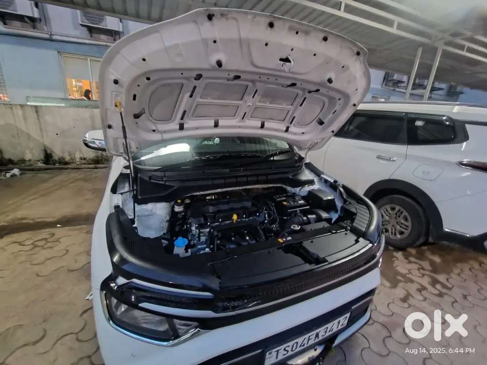 Kia Carens 2023 Petrol 30000 Km Driven