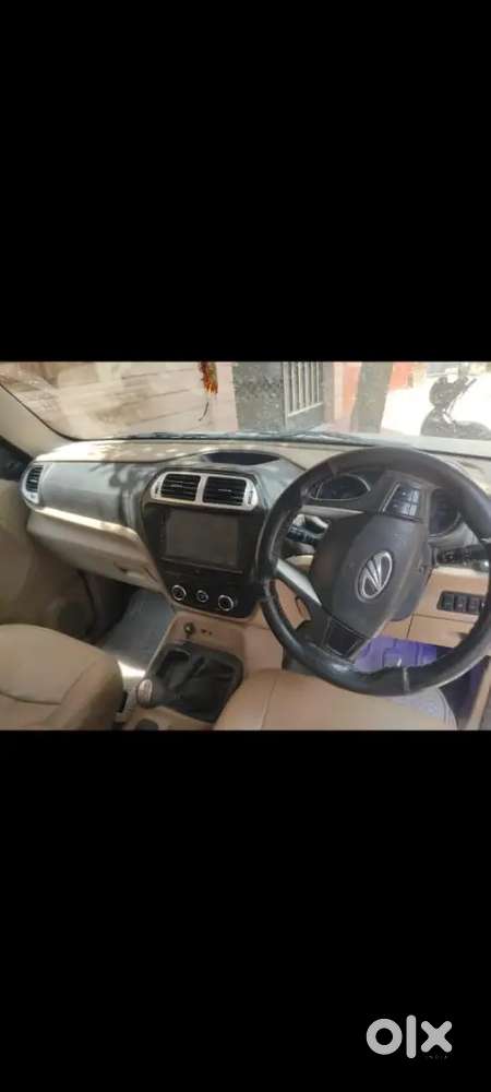 Mahindra Tuv 300 T8