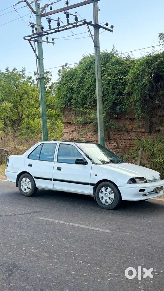 Maruti Suzuki Esteem Petrol 1997