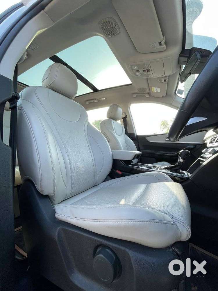Mahindra Xuv700 2.0 Ax 7 Petrol At Luxury Pack Str, 2024, Petrol