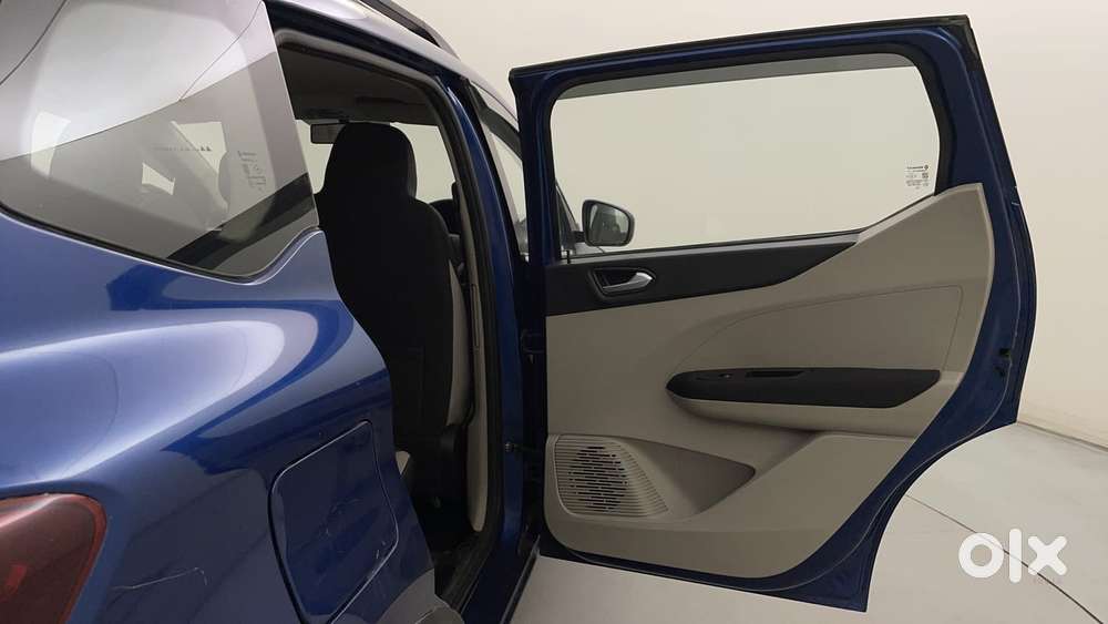 Renault Triber Rxz, 2021, Petrol