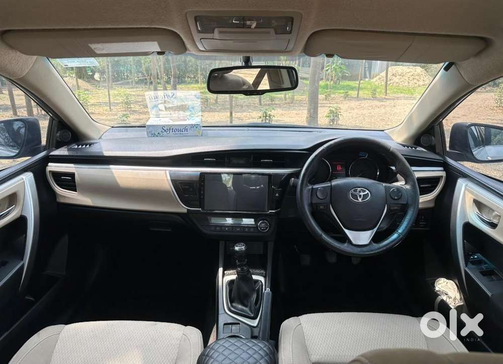 Toyota Corolla Altis 2015 Petrol Well Maintained