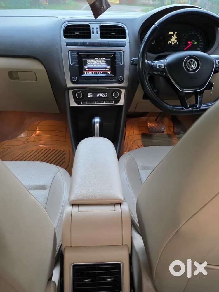 Volkswagen Vento 1.2 Highline Plus At 16 Alloy, 2017, Petrol