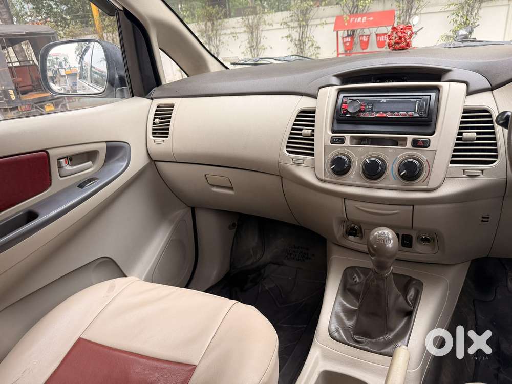 Toyota Innova 2.5 G (diesel) 8 Seater, 2014, Diesel
