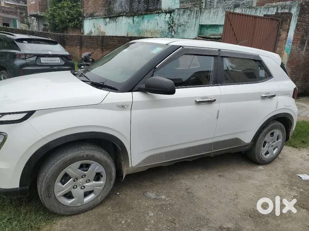 Hyundai Venue 1.2 Petrol 2022 Manual