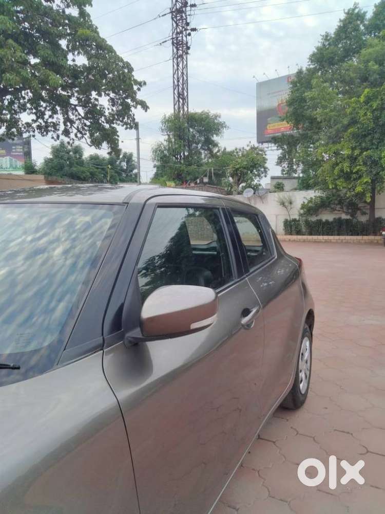 Maruti Suzuki Swift Vvt Vxi, 2021, Petrol