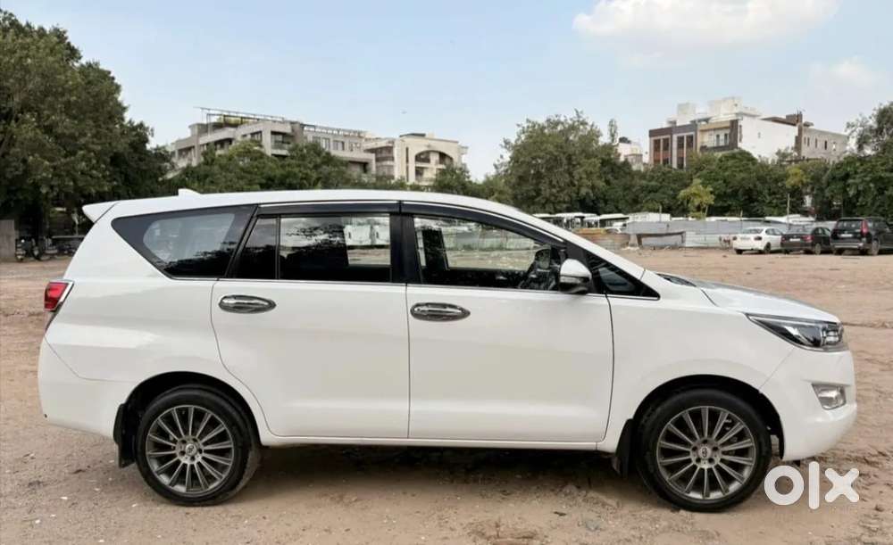 Toyota Innova Crysta 2.4 V 7 Str, 2017, Diesel