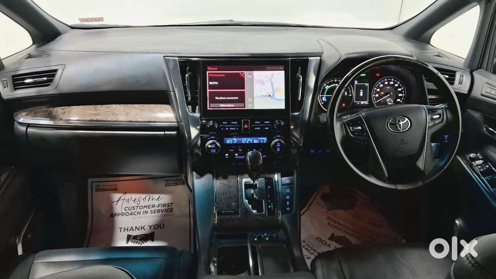 Toyota Vellfire 2.5 Hybrid, 2023, Petrol