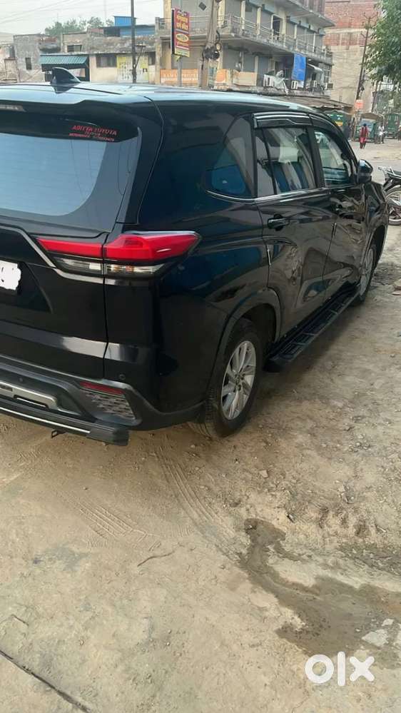 Toyota Innova Hycross, 2024, Petrol