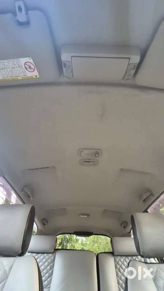 Toyota Innova V 8str Full Option 2009 Single Owner