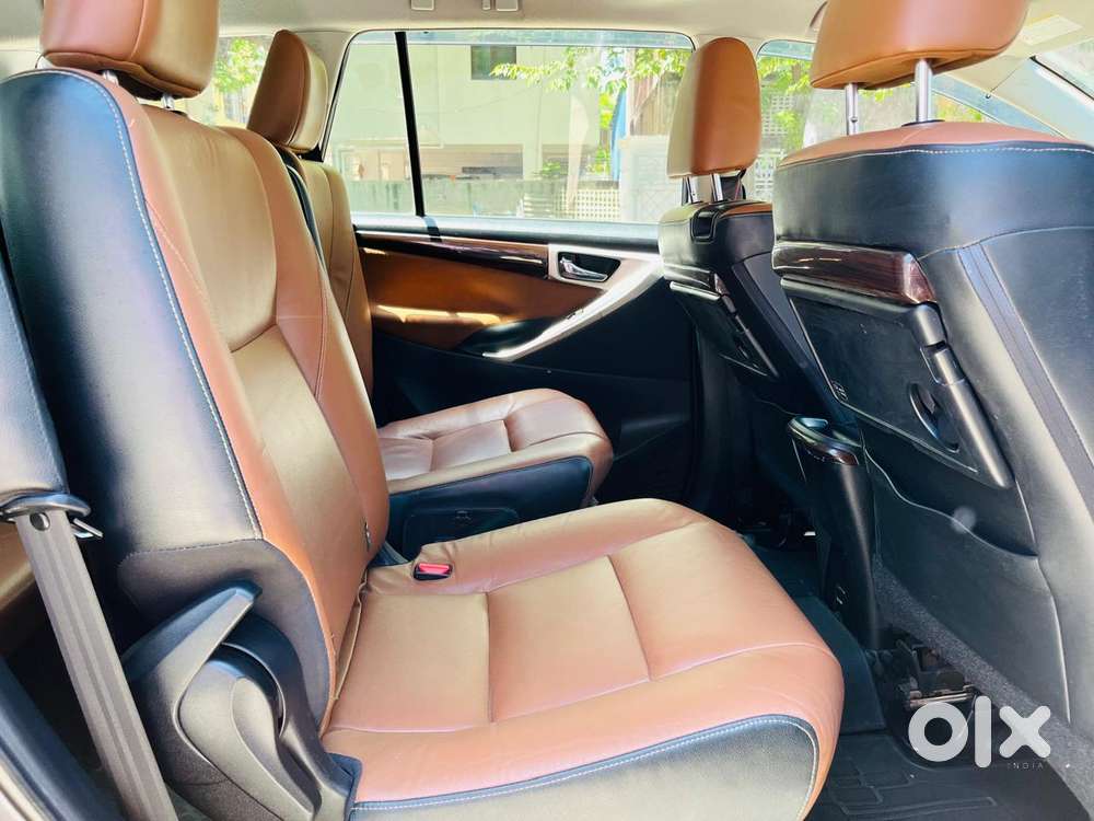 Toyota Innova Crysta 2.8z Automatic, 2016, Diesel