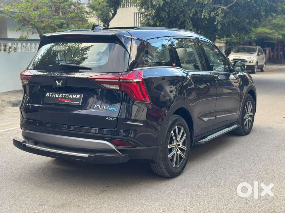 Mahindra Xuv700 2.0 Ax 7 Petrol At Str, 2023, Petrol