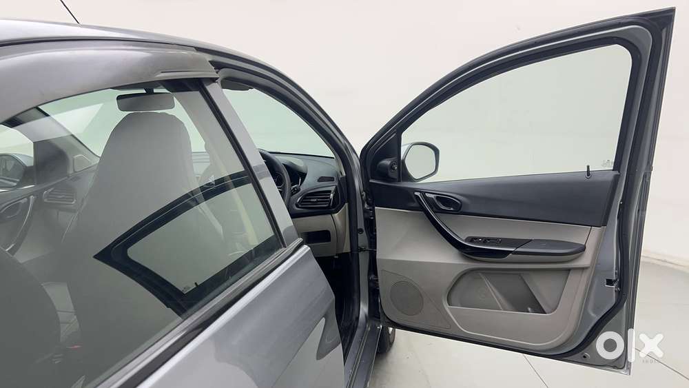 Tata Tiago 1.2 Revotron Xta, 2018, Petrol