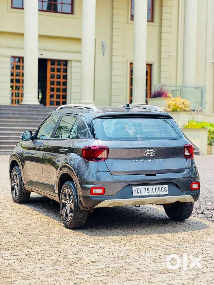 Hyundai Venue 1.2 S Plus, 2021, Petrol