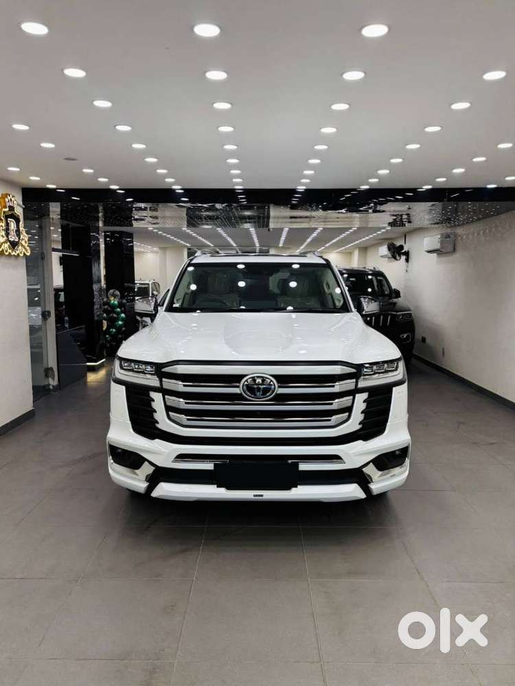 Toyota Land Cruiser Zx Petrol, 2026, Petrol