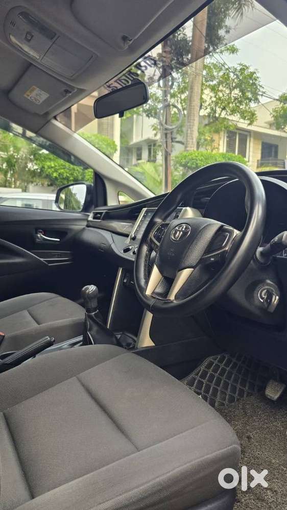 Toyota Innova Crysta [2020-ongoing] 2.4 Gx 8 Str, 2023, Diesel