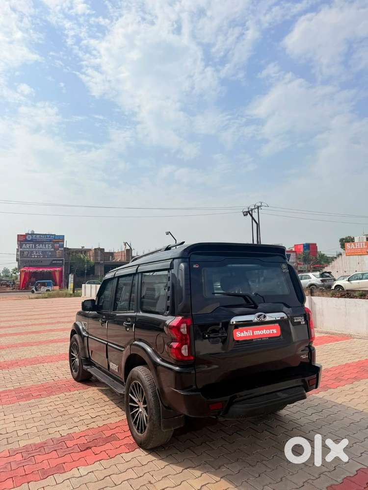 Mahindra Scorpio Classic Diesel 2022
