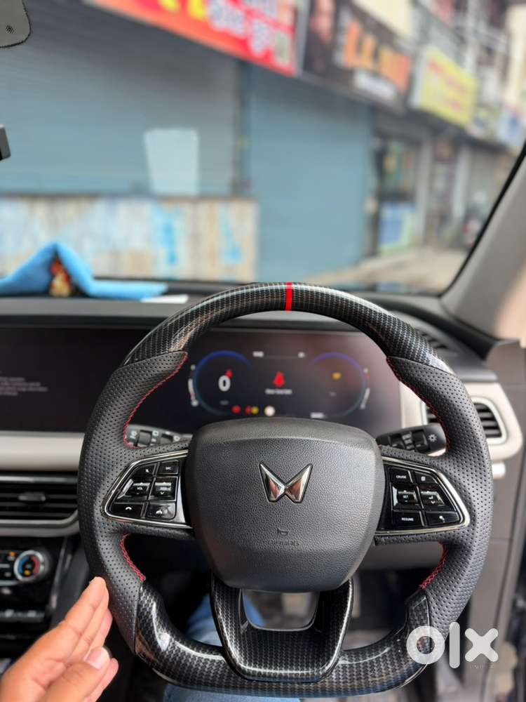 Mahindra Xuv700 2025 Diesel 36500 Km Driven