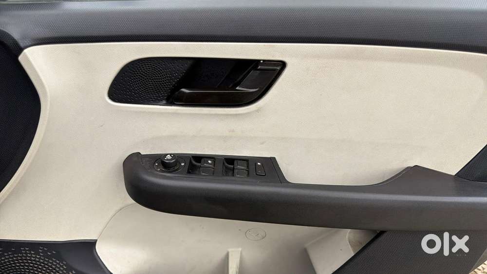 Tata Altroz 1.2 Xt, 2022, Petrol
