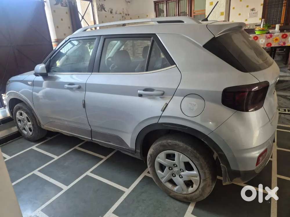 Hyundai Venue 2020 Petrol 62000 Km Driven