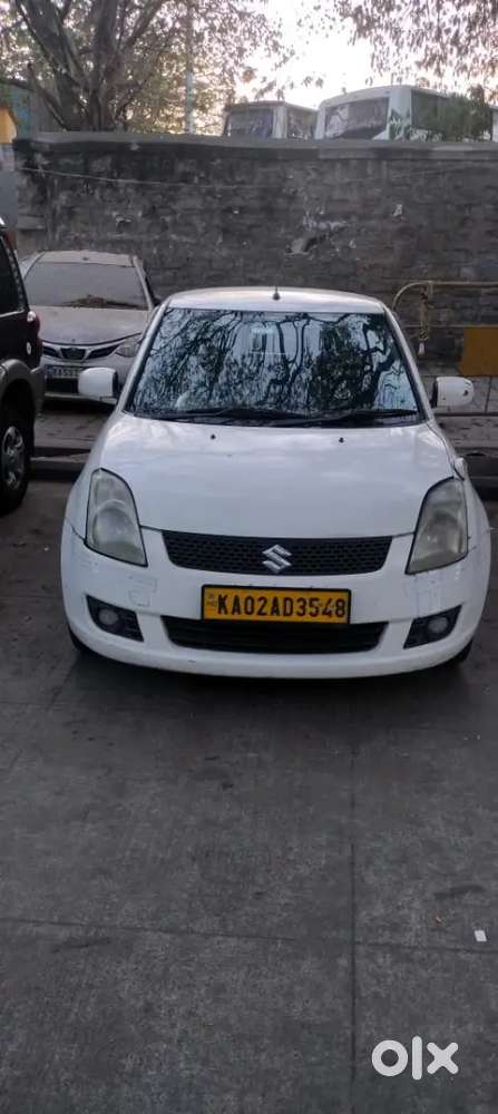 Yellow Board Commercial Vehicle