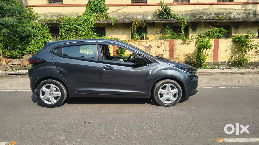 Tata Altroz Xz, 2023, Petrol