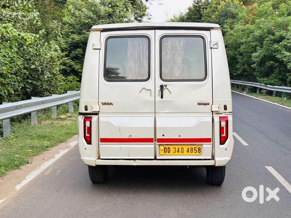 Tata Winger Deluxe - Flat Roof (ac), 2022, Diesel