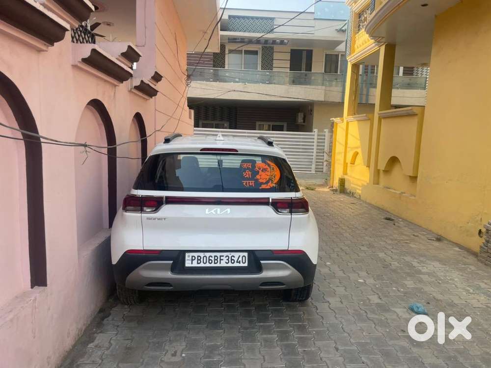 Kia Sonet 2023 Petrol 30000 Km Driven