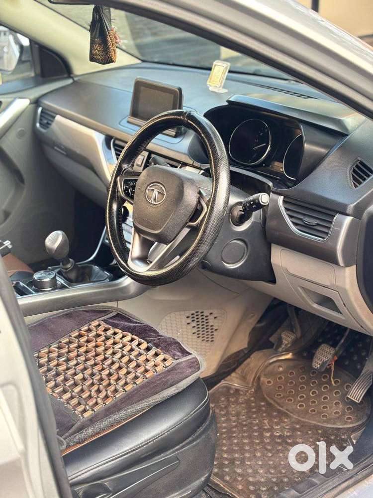 Tata Nexon 1.2 Revotron Xza Plus, 2018, Petrol
