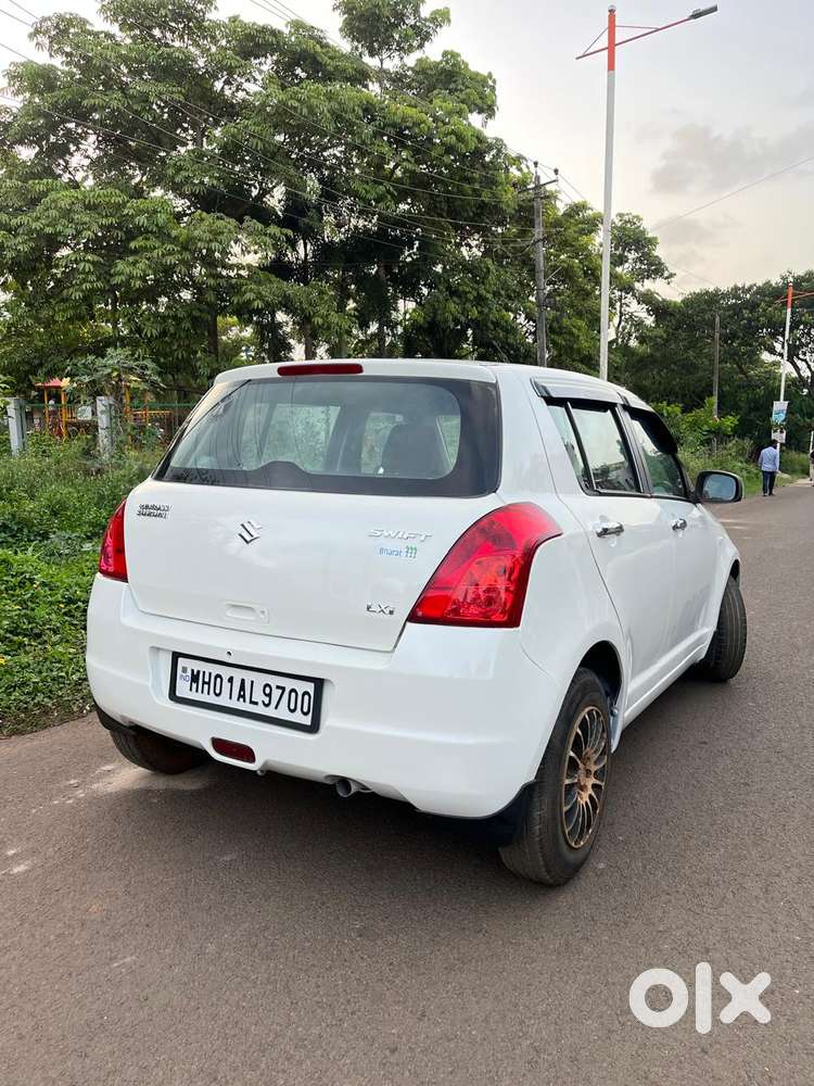 Maruti Suzuki Swift Lxi Bsiii, 2010, Petrol
