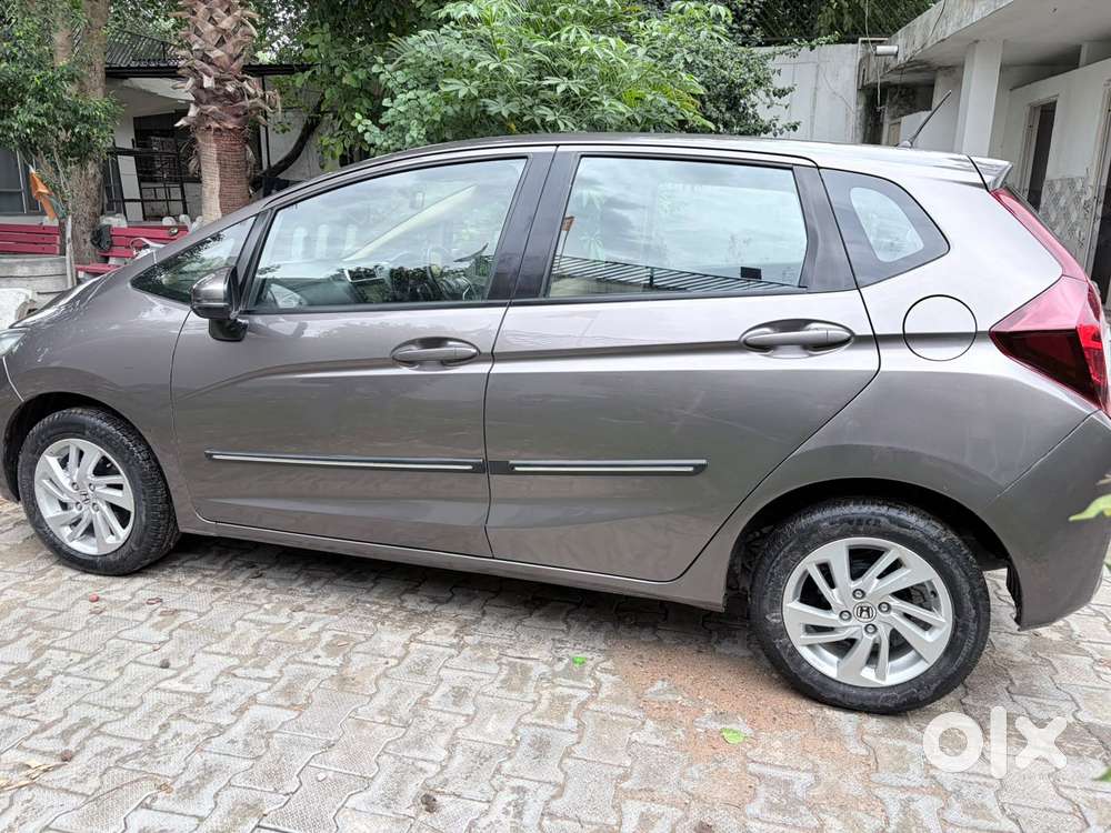 Honda Jazz V Automatic, 2016, Petrol