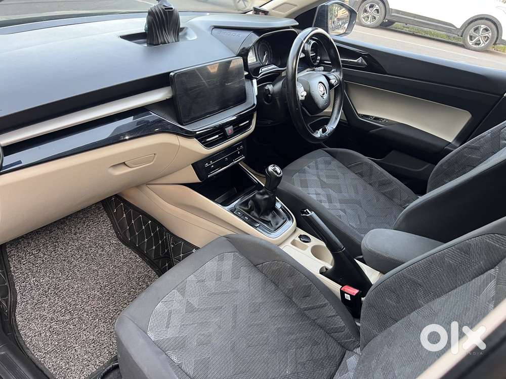 Skoda Slavia Ambition 1.0l Tsi Mt, 2022, Petrol