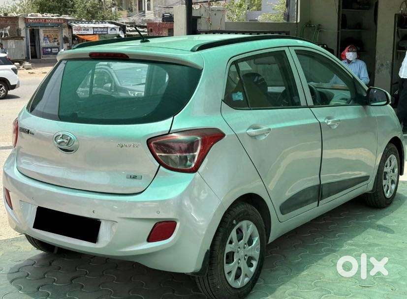 Hyundai Grand I10 Sportz, 2016, Petrol