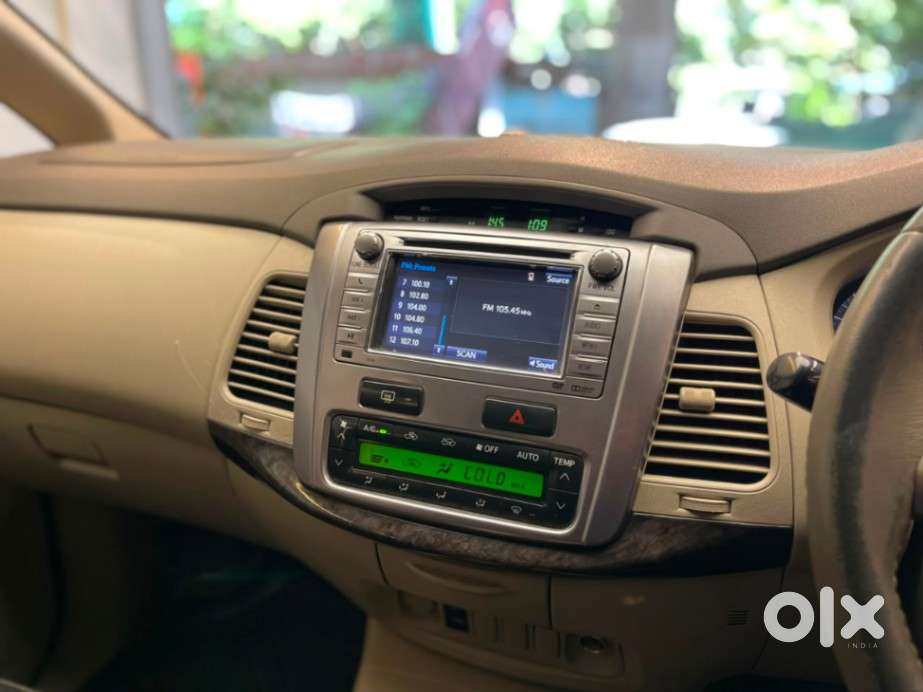 Toyota Innova 2.5 Zx Diesel 7 Seater Bsiii, 2014, Diesel