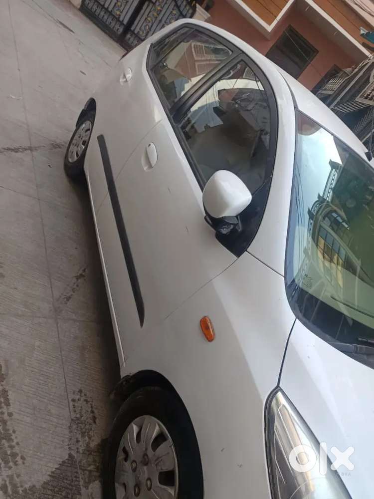 ​showroom Condition I10  Low Km Run  Urgent Sale